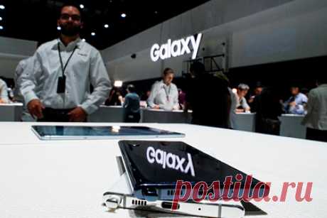 Samsung раскрыла будущее Galaxy Note. Samsung подтвердила, что будет реализовывать технологии линейки Galaxy Note в других смартфонах. В разговоре с журналистами представители корейской компании подтвердили, что не собираются выпускать новые устройства Galaxy Note в этом году. Однако в Samsung пообещали не бросать фанатов серии.