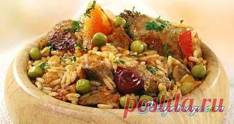 Плов с курицей и свининой.