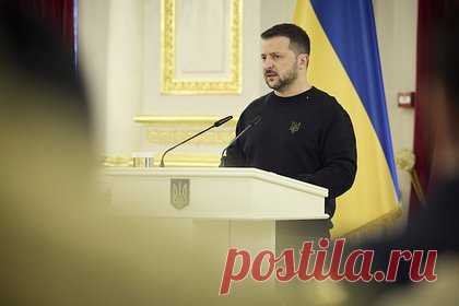 Зеленский признал нехватку украинским войскам ракет ПВО. Президент Украины Владимир Зеленский заявил, что ВСУ уже скоро может не хватить ракет противовоздушной обороны при высокой интенсивности обстрелов. По словам главы государства, российские войска интенсивно ведут боевые действия. Украинский политик отметил, что «есть моменты, когда может сработать только Patriot».