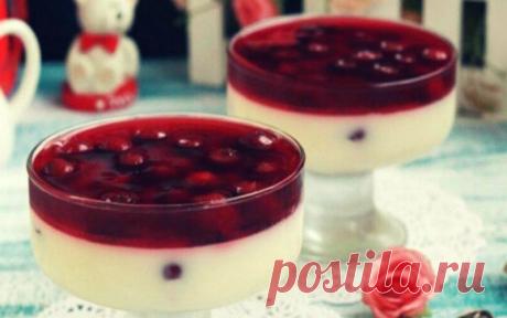 Потрясающая панна котта с вишней, это очень вкусно Этот нежный и вкусный десерт покорит любого.