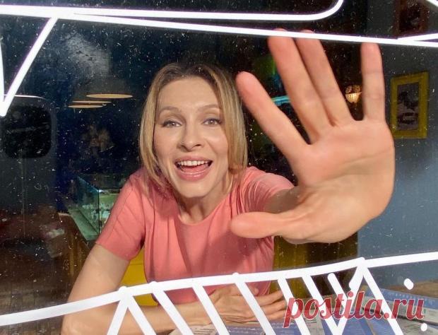 "Две принцессы": Елена Подкаминская очаровала фанатов милым фото с младшей дочерью