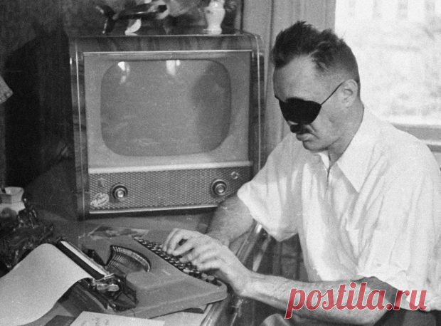 Эдуард Аркадьевич Асадов: биография и лучшие стихи | Imenno.ru