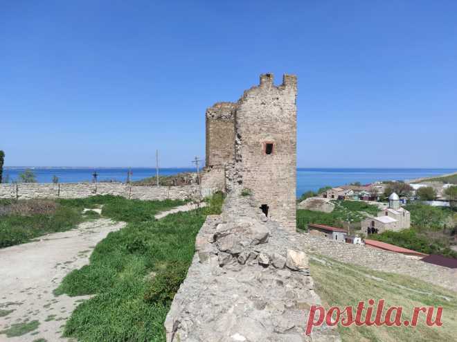 Одно из старейших исторических сооружений Крыма. Генуэзская крепость в Феодосии