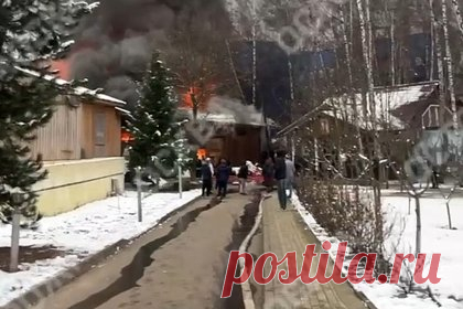 Под Москвой пожар вспыхнул на территории храма