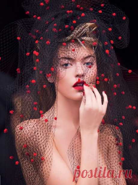 Марта Хант (Martha Hunt) в фотосессии Давида Бельмера (David Bellemere) для журнала Marie Claire Italia (декабрь 2014)