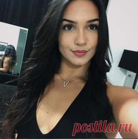 Бедрастая Наташа Instagram: новые фото эффектной фитоняшки