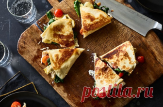 Флорентийская сливочная кесадилья с курицей. Рецепт быстрого ужина В один рабочий день у меня совсем не оставалось время на приготовление ужина и тогда я придумал эти флорентийские кесадильи. Они могут быть начинены любым куриным мясом, который у вас есть под рукой (или купленная курица-гриль в местном супермаркете или заранее отваренная курочка) и стали более...