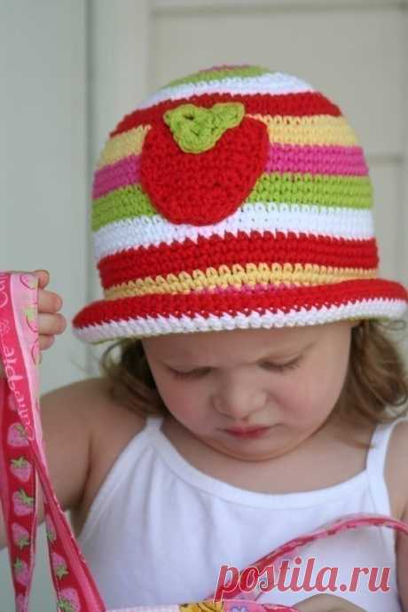 Strawberry Rolled Brim Striped Hat Crochet от tiptopapplesauce
