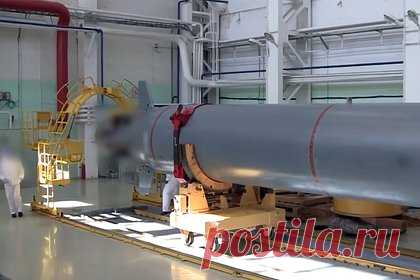 Назван российский аналог северокорейского подводного ядерного оружия. Военный эксперт Алексей Леонков в разговоре с «Лентой.ру» описал российский аналог северокорейского подводного ядерного оружия. Более совершенным аналогом следующего поколения специалист назвал беспилотный подводный аппарат «Посейдон», который также считают оружием возмездия.