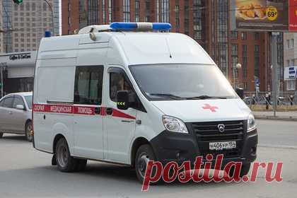 Стали известны детали автокатастрофы с автобусом в Иркутской области. Водитель перевернувшегося на трассе в Иркутской области автобуса рассказал о деталях инцидента. Видео с его изложением сути произошедшего предоставил Telegram-канал «360». Автобус Golden Dragon ехал из Усть-Кута в Иркутск. Около поселка Кутулик он съехал с дороги и опрокинулся.