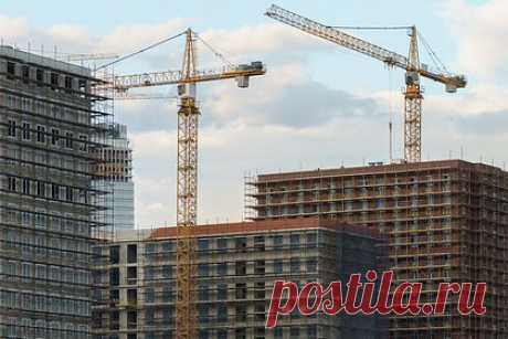 Российским регионам захотели разрешить перерабатывать отходы со стройки. Московская мэрия предложила передать регионам полномочия по обращению с отходами III–V классов опасности, не относящихся к твердым коммунальным отходам. Это стоительный мусор, автопокрышки и отработанное моторное масло, продукты жизнедеятельности домашнего скота и птицы, а также бумага.