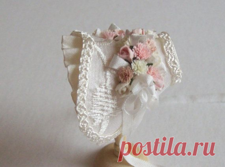 Handmade 1/12th scale dollshouse beautiful ivory silk bonnet