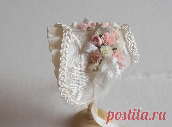 Handmade 1/12th scale dollshouse beautiful ivory silk bonnet