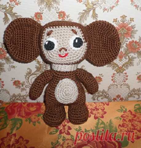 Чебурашка, связанный крючком.