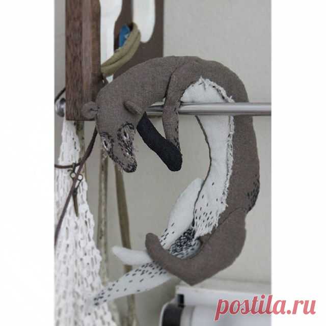 Стараюсь быть наблюдательной. Красота в наблюдении. Смотреть и учиться.
#spisomnoy #мангуст #textile #ктозакемнаблюдает #стежки