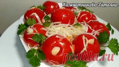 Квашеная капуста и ядрëные квашеные помидоры