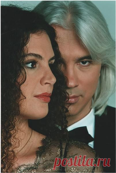Dmitri Hvorostovsky, baritone - official website plus wife Florence  / 
Источник: hvorostovsky.com   |  Pinterest