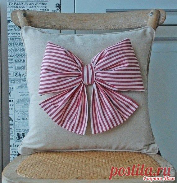 Декоративные подушки с бантиками. Идеи