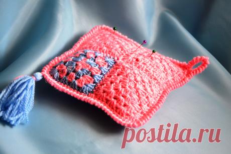 Игольница из болгарских квадратов (крючок)