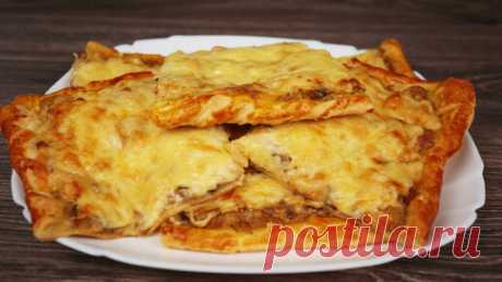 Покулинарим | Мой дежурный рецепт очень вкусного пирога из слоеного теста. Пальчики оближешь