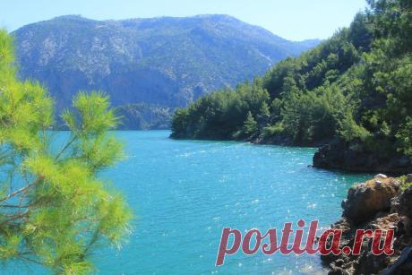 Morskoй: Все может быть и быть все может! И лишь того не может быть, Чего уж точно быть не может. ...но это тоже может быть...