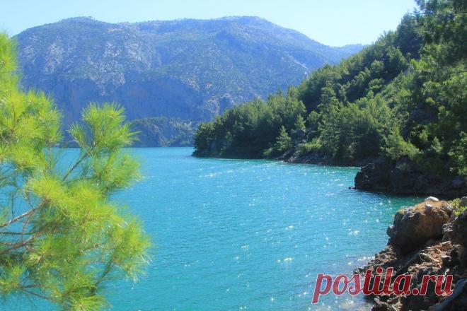 Morskoй: Все может быть и быть все может! И лишь того не может быть, Чего уж точно быть не может. ...но это тоже может быть...