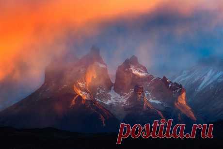 Patagonia Photo Trekking Photograph and discover an unspoiled wilderness of mountains, glaciers, forests and steppes from high alpine camps. This workshop is for active, hiking photographers who wish to experience the wilderness up close while enjoying the luxury of a fully outfitted camp. We will be visiting both the  lp-mag.com/1gy  #phototour #photoworkshop #landscapephotography #landscapephotographymagazine