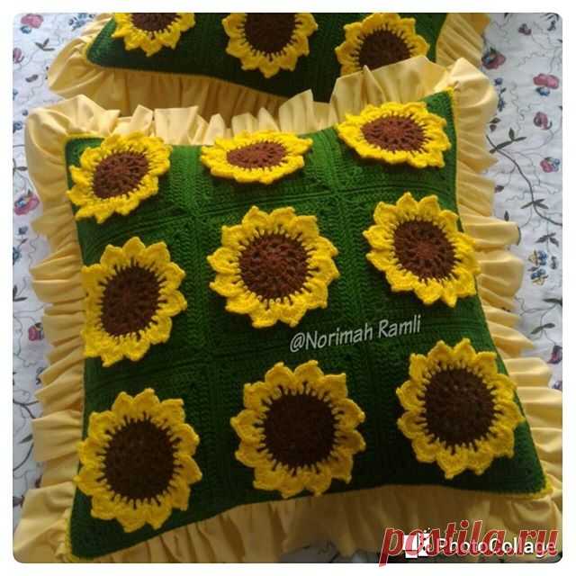 #repost #regrann #sunflower #crochet #crocheting #crocheted #crochetgirl #crochetgirlgang #crochetgeek #crochetaddict #crochets #crochetlover #crochetworld #crochetmalaysia #cushion  #crochetcushion #crochetpillow #kusyen #handmadeinmalaysia #handcrafted #harianmetro #homedecor #hiasandalaman #homesweethome #sofacushion