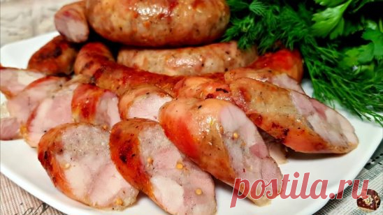 КОЛБАСА ДОМАШНЯЯ КУРИНАЯ БЫСТРОГО ПРИГОТОВЛЕНИЯ - ОБАЛДЕННЫЙ ВКУС!
ИНГРЕДИЕНТЫ :
• 1 кг. бедро куриное (без костей)
• 7-8 зубчиков чеснока
• 0,5 ч.л. перец черный (молотый)
• 0,5 ч.л. приправа для курицы ( напишу что туда входит: соль, паприка, сахар, семена горчицы, куркума)
• 2 ст. л. майонеза
• 15 гр. желатина
ПРИГОТОВЛЕНИЕ:
• Куриное мясо помыть, обсушить, порезать вместе с кожицей на кубики размером 1.5 - 2 см (не очень мелко).
Добавляем в фарш чеснок, пропущенный чер...