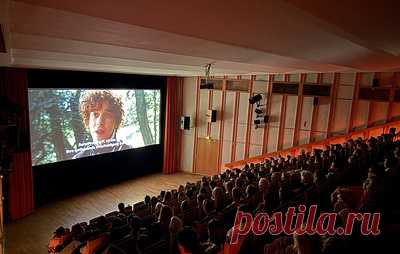 В Русском доме в Берлине показали фильм "Пророк. История Александра Пушкина". Главную роль в картине исполнил Юра Борисов