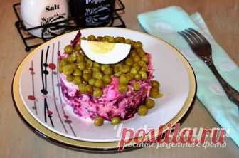 Салат из свеклы на каждый день Простой и вкусный рецепт с фото салата из свеклы на каждый день и на праздник. В составе все доступные и знакомые продукты: сыр, чеснок, свекла, яйцо, горошек.   Как приготовить салат из свеклы с яйцом и сыром