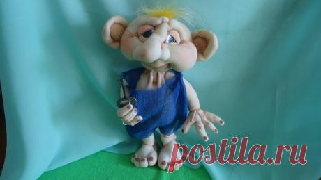 текстильная кукла выполненна скульптурно текстильной технике, куплена в 2014г, живет в Германии.