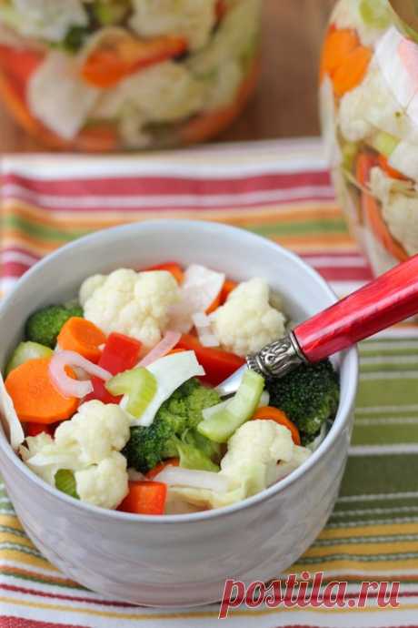 Marinated Assorted Vegetable Salad Who else is always looking for easy, make ahead recipes for parties and entertaining? They are SO convenient, especially for […]