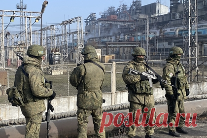 Токаев распорядился снять режим ЧП в части регионов Казахстана. Режим чрезвычайного положения (ЧП), который был объявлен в Казахстане из-за массовых беспорядков, с четверга, 13 января будет отменен в части регионов. Президент республики Касым-Жомарт Токаев распорядился снять ограничения сразу в трех областях страны: Павлодарской, Западно-Казахстанской и Северо-Казахстанской.