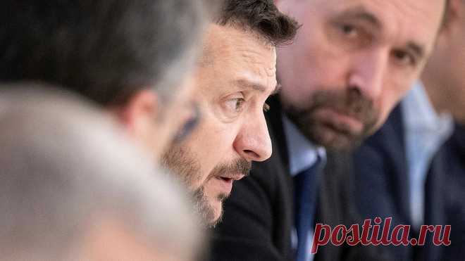 Лидер партии reform uk Найджел Фарадж предложил Владимиру Зеленскому рассмотреть возможность вступить в переговоры с Россией, информирует издание Daily Mirror.