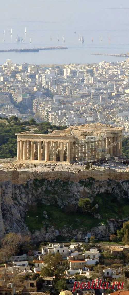 Acropolis, Athens  |  Найдено на сайте seasonsofwinterberry.tumblr.com.