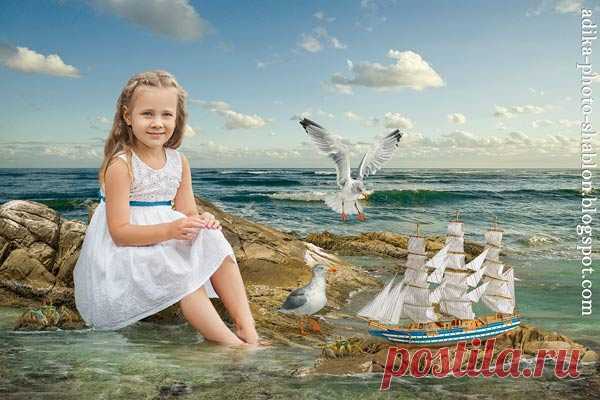 Летний морской фотошаблон в PSD  "Кораблик на камнях"