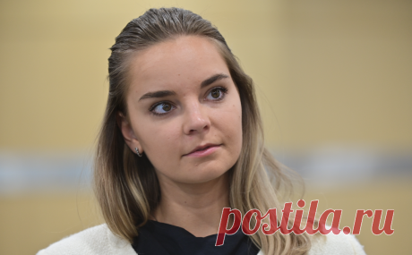 Дина Аверина заявила, что не уйдет из «Ледникового периода» из-за травмы. Дина Аверина выступает в шоу с Дмитрием Соловьевым. На одной из тренировок она получила травмы подбородка, ей наложили швы. По словам гимнастки, ей было страшно, но она останется в шоу