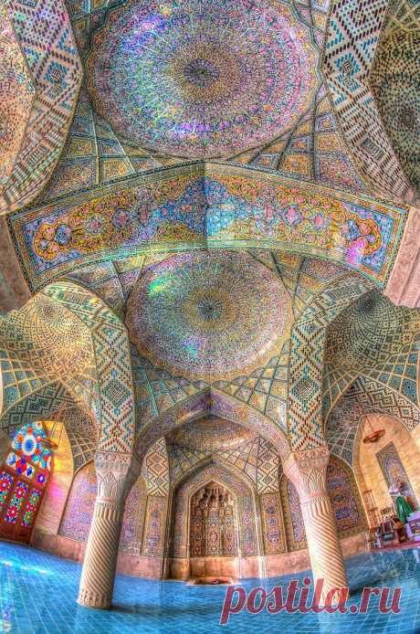 20+ Mesmerizing Mosque Ceilings That Highlight the Wonders of Islamic Architecture | Nasir Al-Mulk Mosque, Shiraz, Iran  |  Найдено на сайте boredpanda.com.