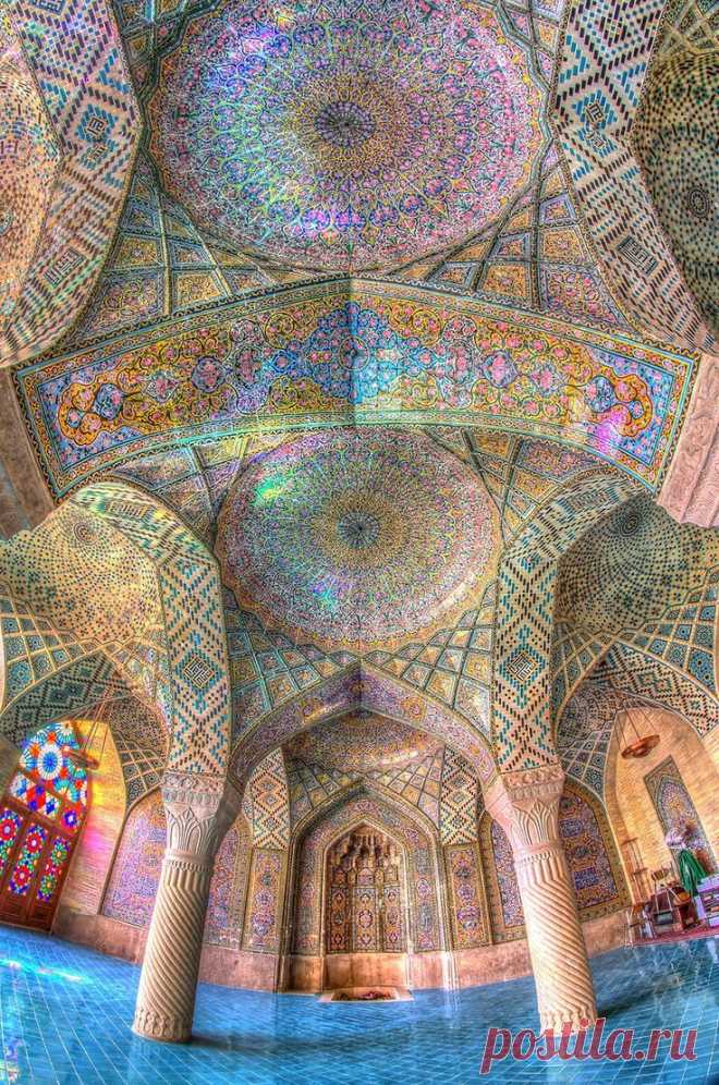 20+ Mesmerizing Mosque Ceilings That Highlight the Wonders of Islamic Architecture | Nasir Al-Mulk Mosque, Shiraz, Iran  |  Найдено на сайте boredpanda.com.