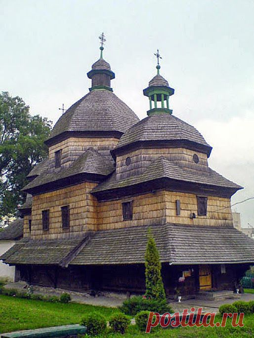 Церковь Пресвятой Троицы в Жовкве (Львовская обл.; 1720 г.)﻿