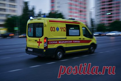 Три человека отравились угарным газом в российском жилом доме. В Энгельском районе Саратовской области три человека отравились угарным газом в жилом доме. Об этом сообщил глава Минздрава российского региона Олег Костин в Telegram-канале. По его данным, среди пострадавших есть ребенок. После утечки газа в больницу доставили двух взрослых.