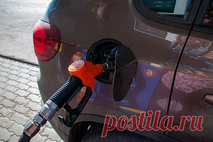 Стоимость бензина в России достигла нового максимума