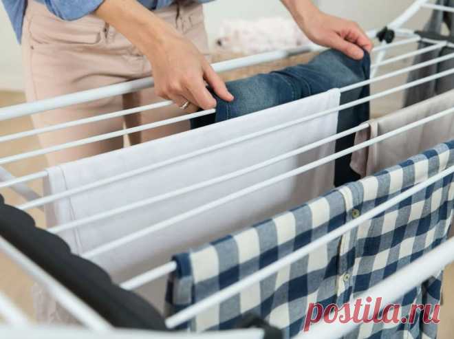 Как быстро высушить белье на сушилке после стирки: берём на заметку. Благодаря этому трюку бельё высохнет на 30 минут быстрее, чем обычно.