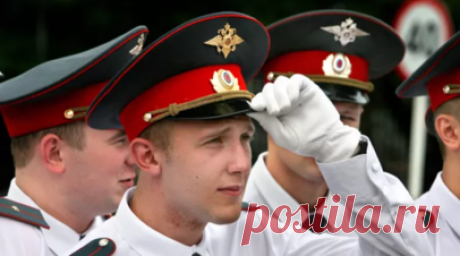 Колокольцев поздравил выпускников Московского университета МВД России с окончанием вуза. Министр внутренних дел России Владимир Колокольцев поздравил выпускников Московского университета МВД России им. В.Я. Кикотя с окончанием вуза. Читать далее