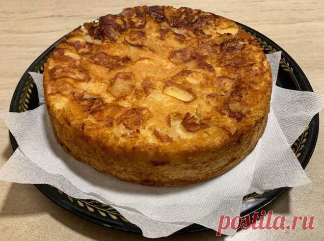 Шарлотка с антоновкой