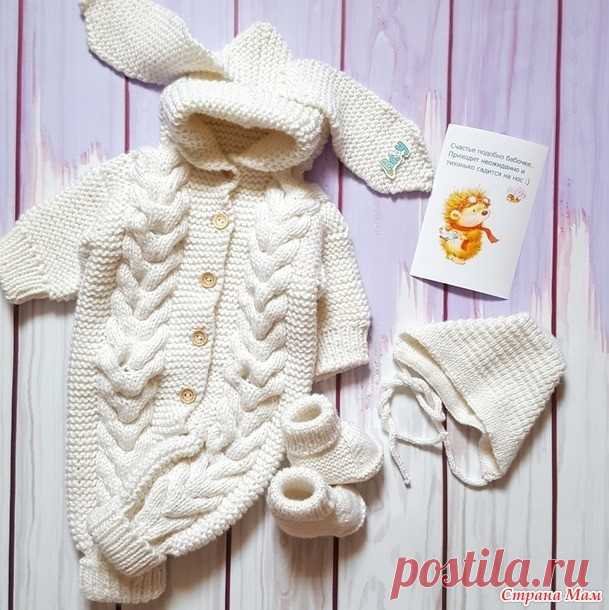 Комбинезончик спицами для малышей