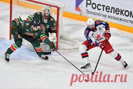 «Ак Барс» обыграл ЦСКА в первом матче финала Кубка Гагарина. Казанский «Ак Барс» обыграл ЦСКА в первом матче финала Кубка Гагарина. Встреча прошла в Казани и завершилась со счетом 4:1. У хозяев отличились Артем Лукоянов, Станислав Галиев, Дмитрий Воронков и Кирилл Панюков. Единственную шайбу гостей забросил Михаил Григоренко. Следующий матч состоится в Казани 19 апреля.