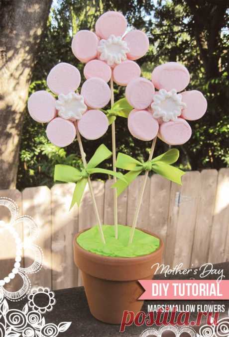 DIY Tutorial: Mother's Day Marshmallow Flower Pops // Hostess with the Mostess®