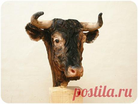 Символ 2021 года в работах мастеров резьбы по дереву | VZBRELO: блог о дереве | Яндекс Дзен